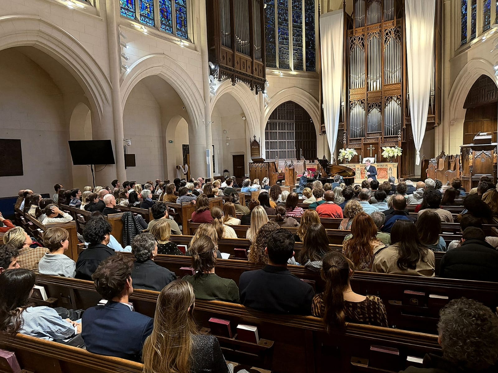 Parisdə azərbaycanlı pianoçunun konserti maraqla izlənib (FOTO)