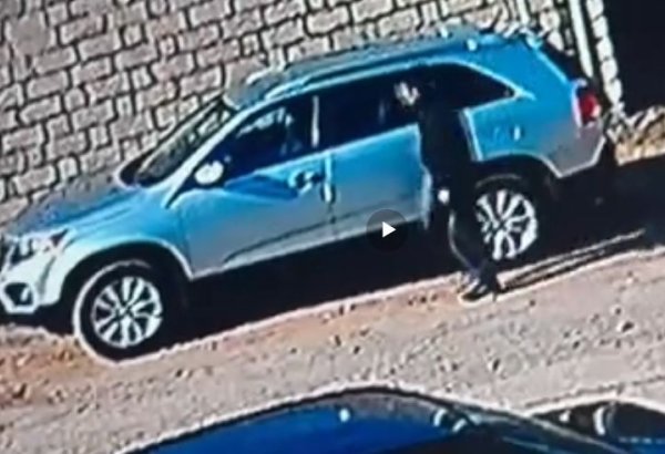 Evlərdən bu yolla 25 minlik oğurluq edibmiş (VİDEO)