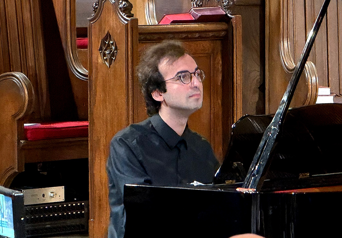 Parisdə azərbaycanlı pianoçunun konserti maraqla izlənib (FOTO)