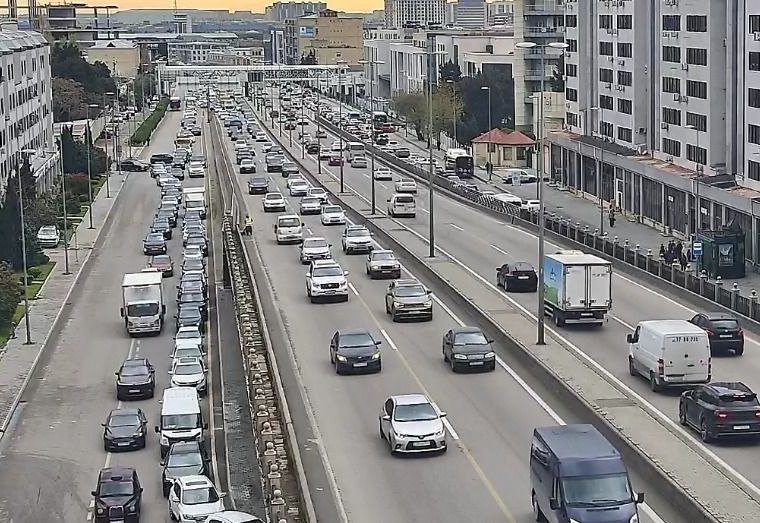 DİQQƏT: Bu yollarda tıxac var - SİYAHI