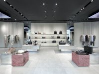 Emporio Armani Bakıda yenilənmiş mağazasını və yaz-yay 2026 kolleksiyasını təqdim etdi (FOTO)