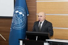 "Azərbaycan iqtisadiyyatının investisiya absorbsiyası" kitabının təqdimat keçirilib (FOTO)