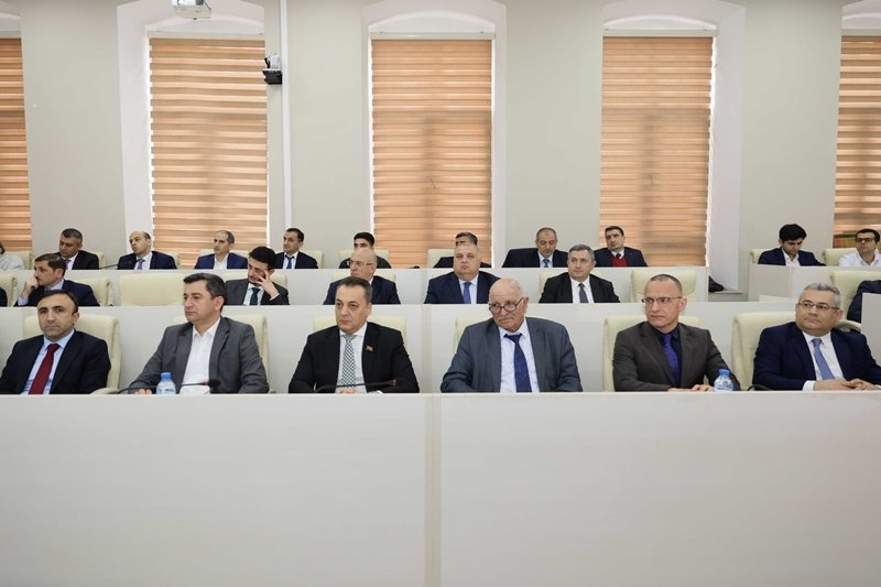 "Azərbaycan iqtisadiyyatının investisiya absorbsiyası" kitabının təqdimat keçirilib (FOTO)