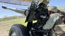 Müdafiə Nazirliyinin rəhbərliyi azad olunmuş ərazilərdə xidmət edən şəxsi heyətlə görüşüb (FOTO)