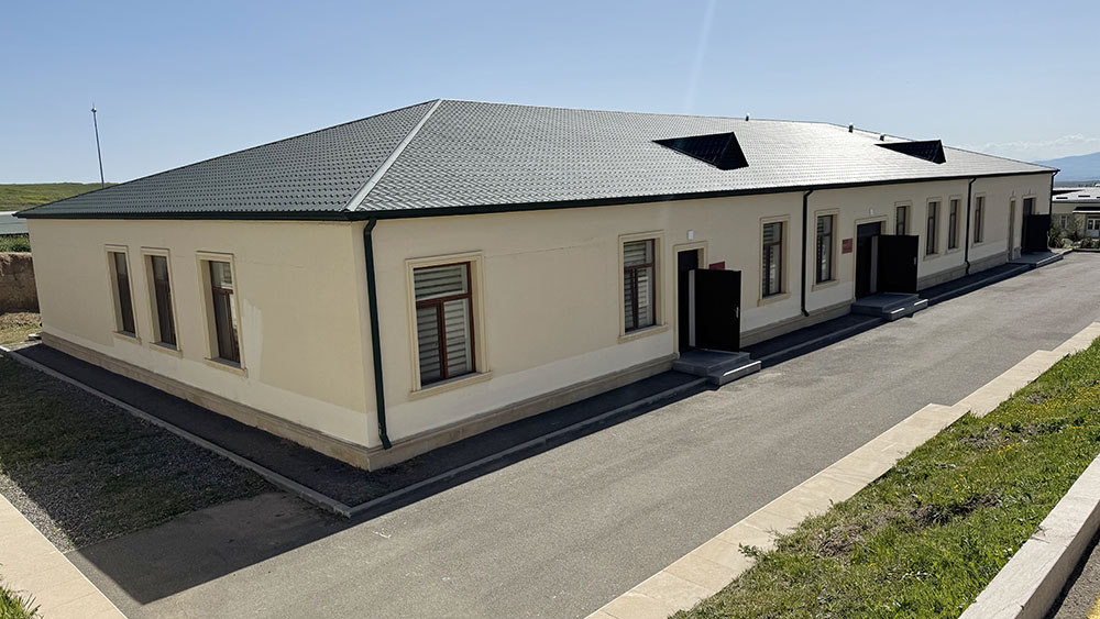 Müdafiə Nazirliyinin rəhbərliyi azad olunmuş ərazilərdə xidmət edən şəxsi heyətlə görüşüb (FOTO)