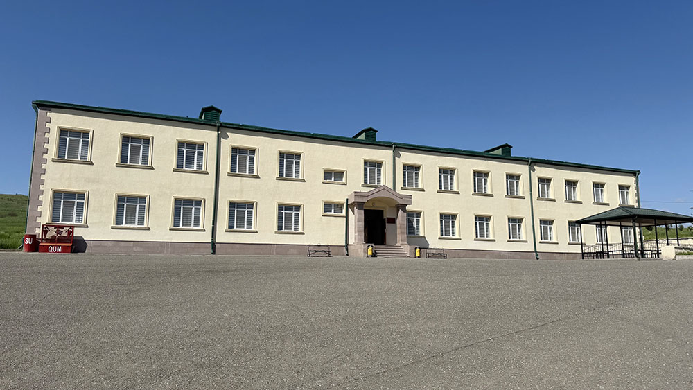 Müdafiə Nazirliyinin rəhbərliyi azad olunmuş ərazilərdə xidmət edən şəxsi heyətlə görüşüb (FOTO)