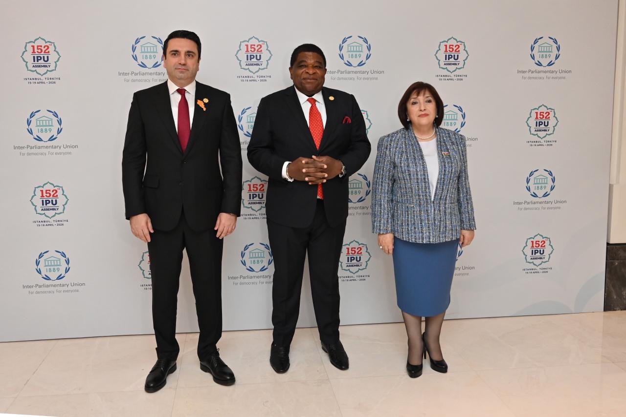 Azərbaycan və Ermənistan parlament sədrləri İstanbulda görüşüblər (FOTO)