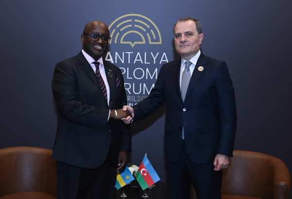 Azərbaycan və Ruanda arasında əməkdaşlığın inkişafı müzakirə olunub