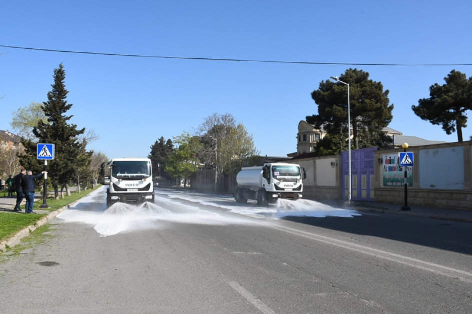 Bu gün paytaxtda 556 küçə yuyulub (FOTO)