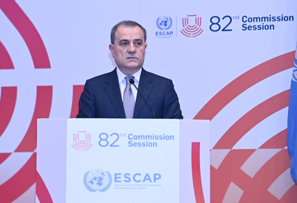 Ceyhun Bayramov Banqkokda ESCAP-ın 82-ci sessiyasına sədrlik edib