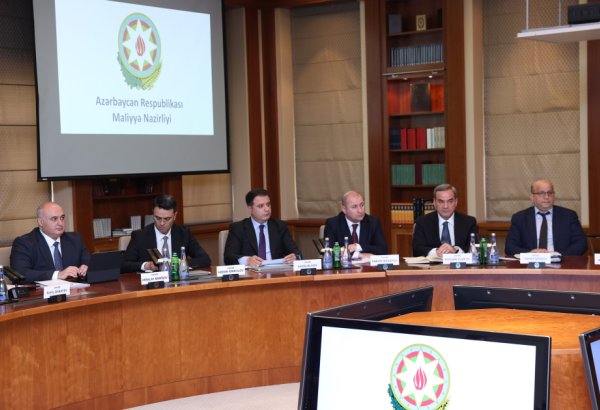 Kollegiya iclasında xəzinədarlıq və maliyyə nəzarəti sahəsində görülən işlər müzakirə olunub (FOTO)