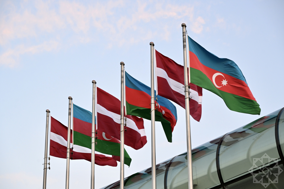 Latviya Prezidenti Edqars Rinkeviçs Azərbaycana rəsmi səfərə gəlib (FOTO)