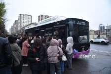 Metro nasazlığına görə xəttə əlavə avtobuslar buraxıldı (FOTO/VİDEO) (YENİLƏNİB)