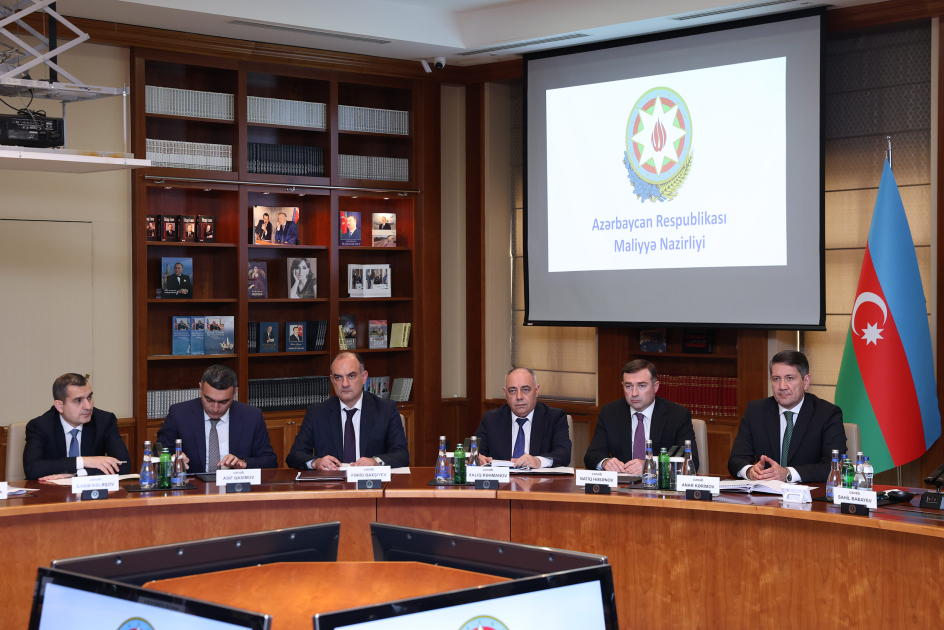 Kollegiya iclasında xəzinədarlıq və maliyyə nəzarəti sahəsində görülən işlər müzakirə olunub (FOTO)