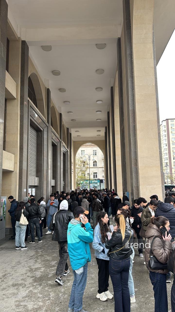 Metro nasazlığına görə xəttə əlavə avtobuslar buraxıldı (FOTO/VİDEO) (YENİLƏNİB)