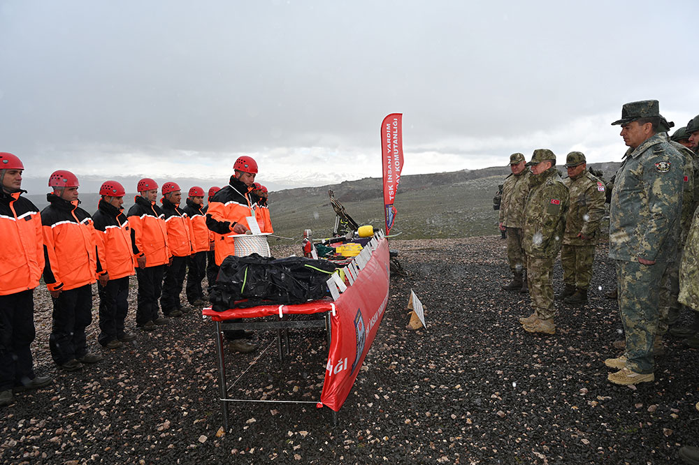 Əlahiddə Ümumqoşun Ordunun hərbi qulluqçuları “Heydər Əliyev-2026” birgə təlimində yüksək peşəkarlıq nümayiş etdiriblər (FOTO)