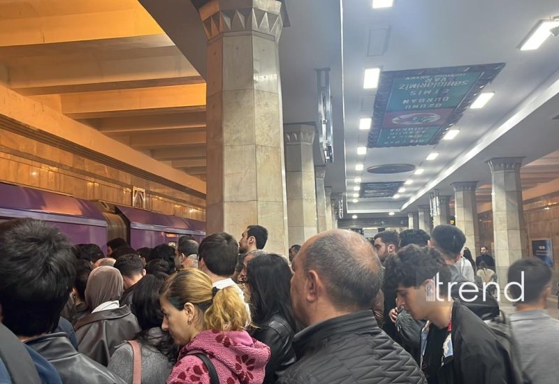 Bakı metrosunda sıxlıq yarandı (FOTO)