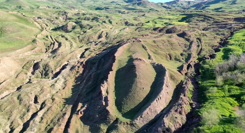 Türkiyədə Nuhun gəmisinin qalıqlarının tapıldığı iddia olunur (FOTO)