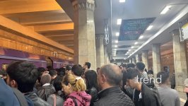 Bakı metrosunda sıxlıq yarandı (FOTO)