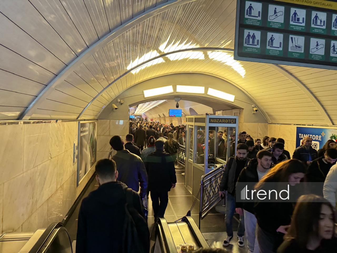 Bakı metrosunda sıxlıq yarandı (FOTO)