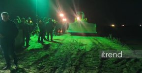 Ağcabədidə zədələnmiş bəndin bərpası işləri davam edir (FOTO)