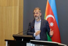 UNEC-də “Rəqəmsal iqtisadiyyat: Müasir çağırışlar və real imkanlar” mövzusunda IV beynəlxalq konfrans öz işinə başlayıb (FOTO)