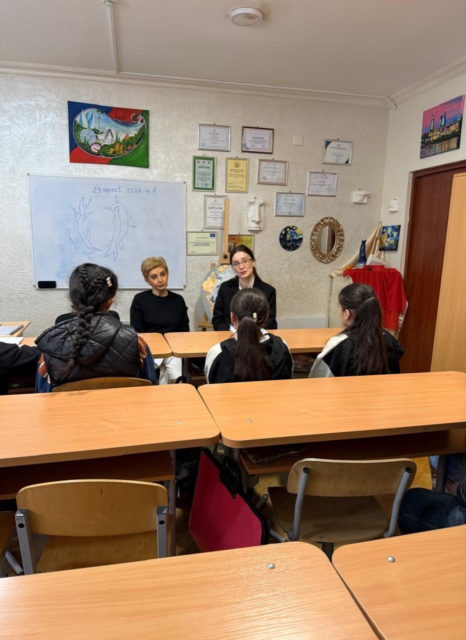 Bakıda yanğın olan məktəbdə yoxlama aparılıb (FOTO)