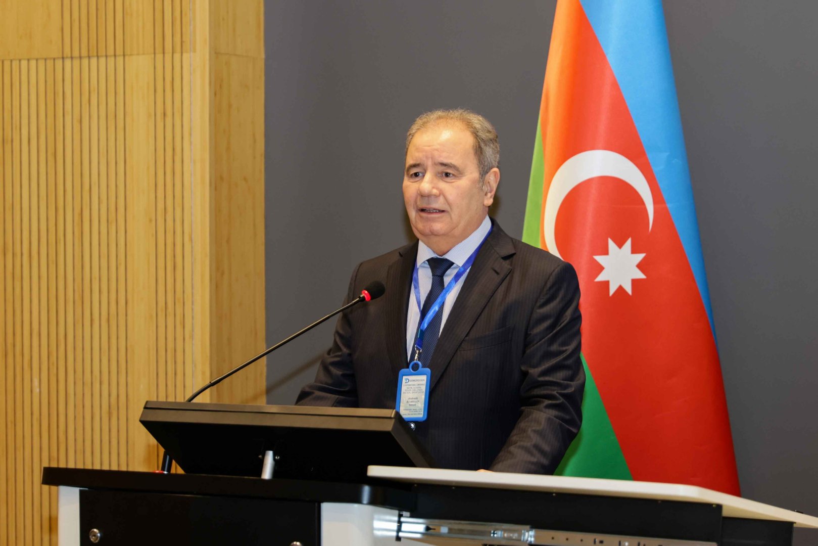 UNEC-də “Rəqəmsal iqtisadiyyat: Müasir çağırışlar və real imkanlar” mövzusunda IV beynəlxalq konfrans öz işinə başlayıb (FOTO)