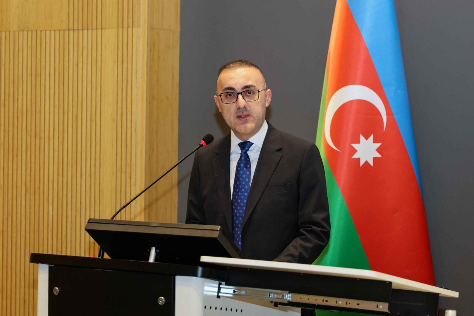 UNEC-də “Rəqəmsal iqtisadiyyat: Müasir çağırışlar və real imkanlar” mövzusunda IV beynəlxalq konfrans öz işinə başlayıb (FOTO)