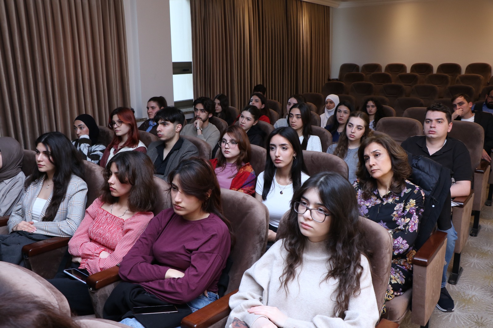 AzMİU-da Dünya Bankı tərəfindən maliyyələşdirilən layihə çərçivəsində görüş keçirilib (FOTO)