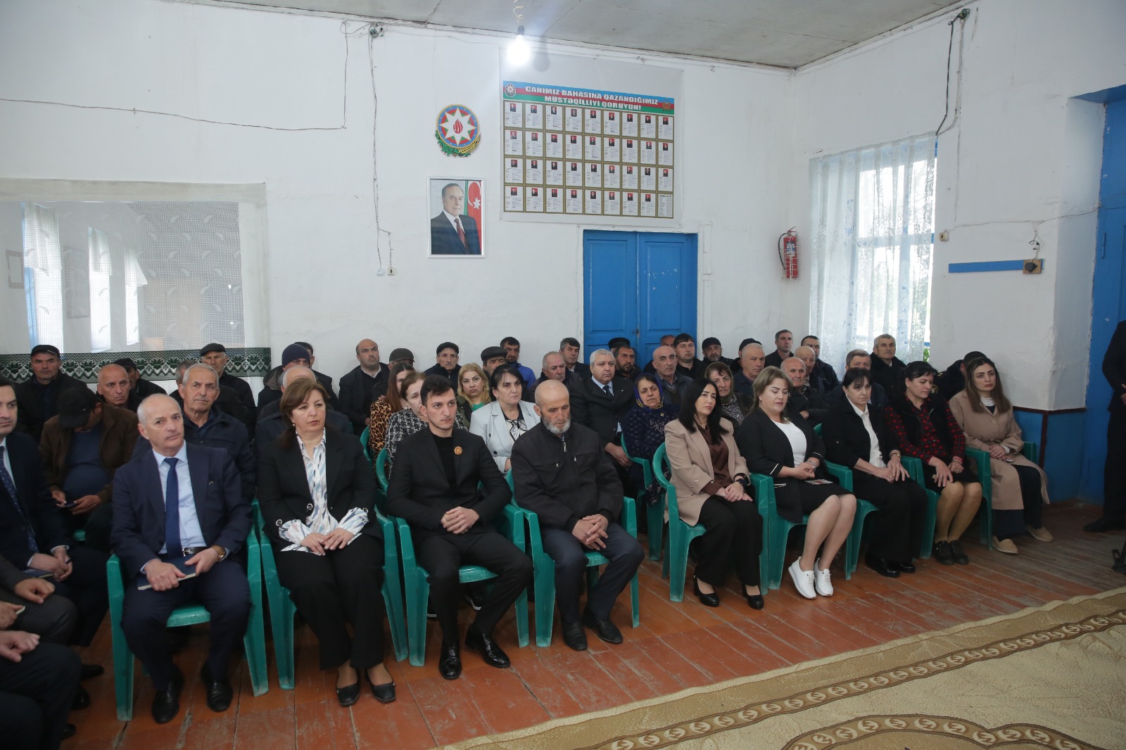 Xaçmazın Xanoba kəndində sakinlərin müraciətləri ilə bağlı konkret tapşırıqlar verilib (FOTO)