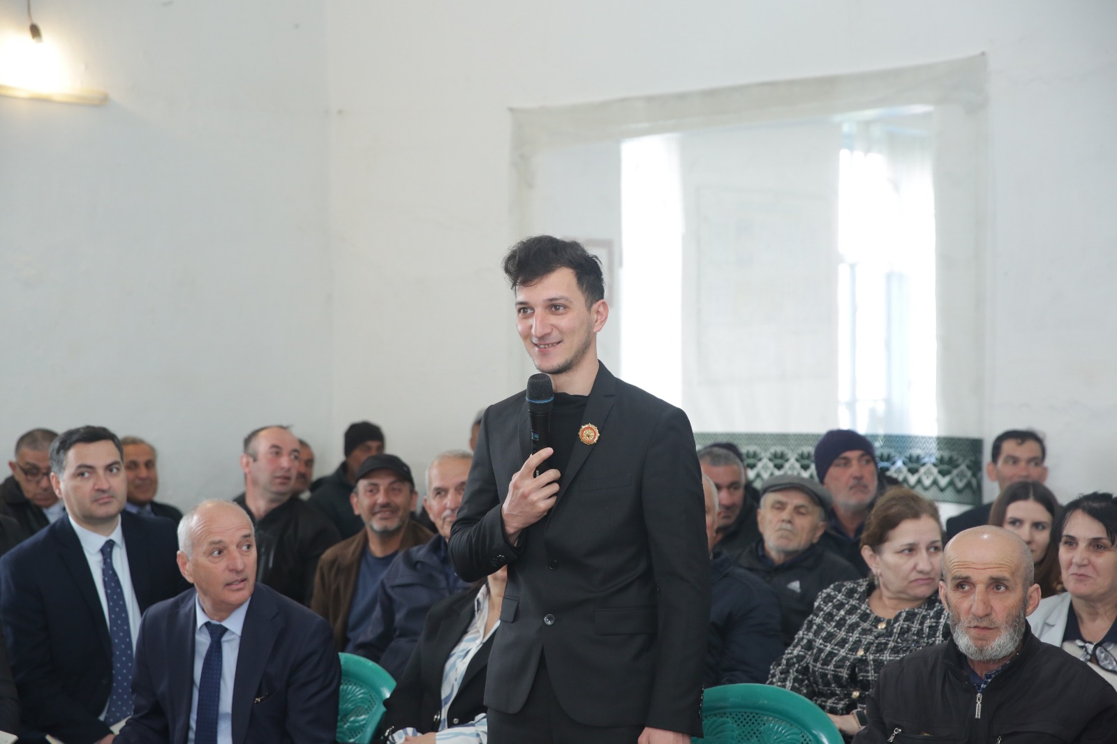 Xaçmazın Xanoba kəndində sakinlərin müraciətləri ilə bağlı konkret tapşırıqlar verilib (FOTO)