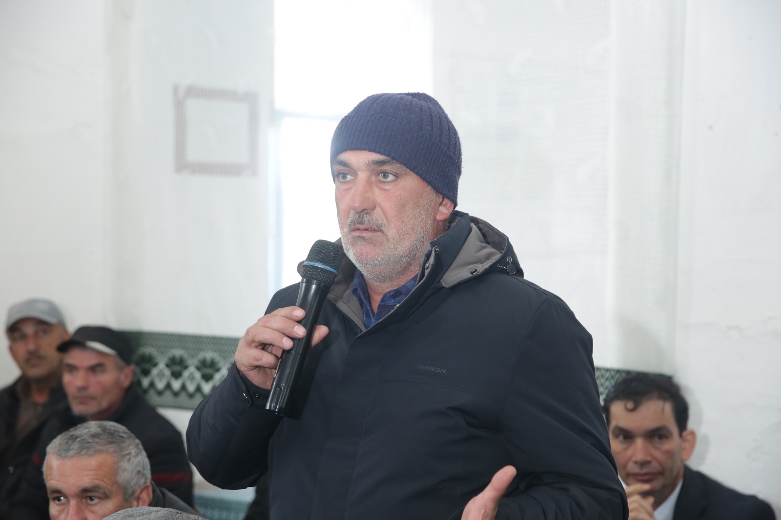 Xaçmazın Xanoba kəndində sakinlərin müraciətləri ilə bağlı konkret tapşırıqlar verilib (FOTO)