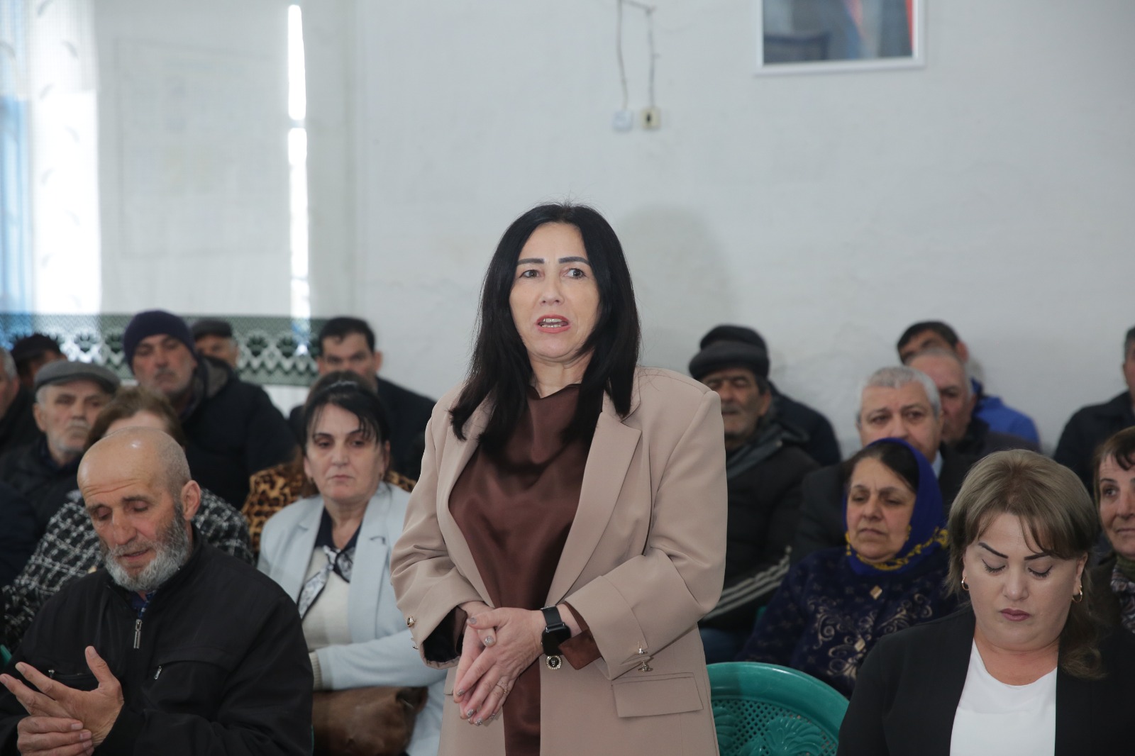 Xaçmazın Xanoba kəndində sakinlərin müraciətləri ilə bağlı konkret tapşırıqlar verilib (FOTO)