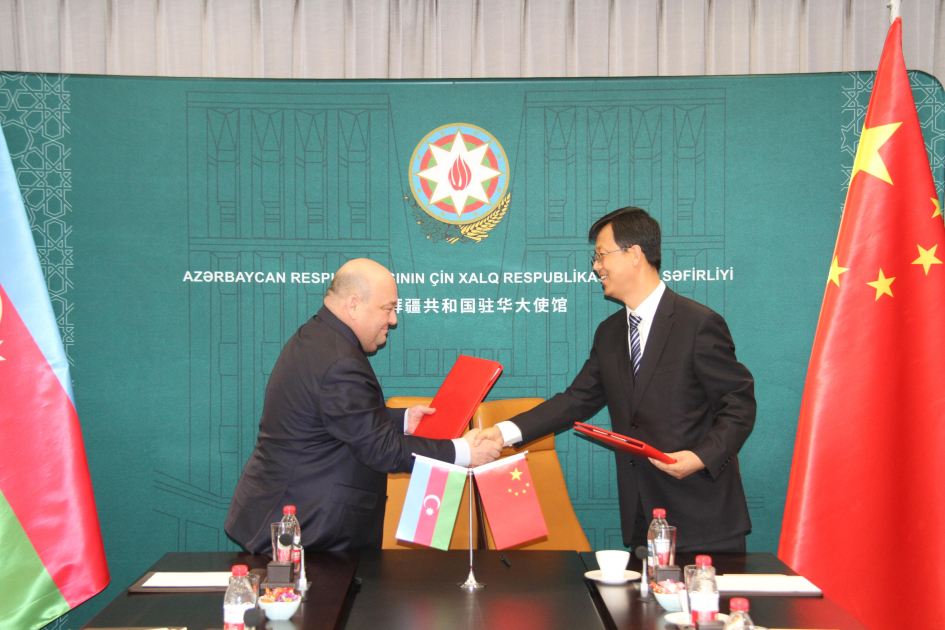 Gəncə avtomobil zavodu İB-i iki böyük Çin şirkəti ilə əməkdaşlıq sazişi imzaladı (FOTO)