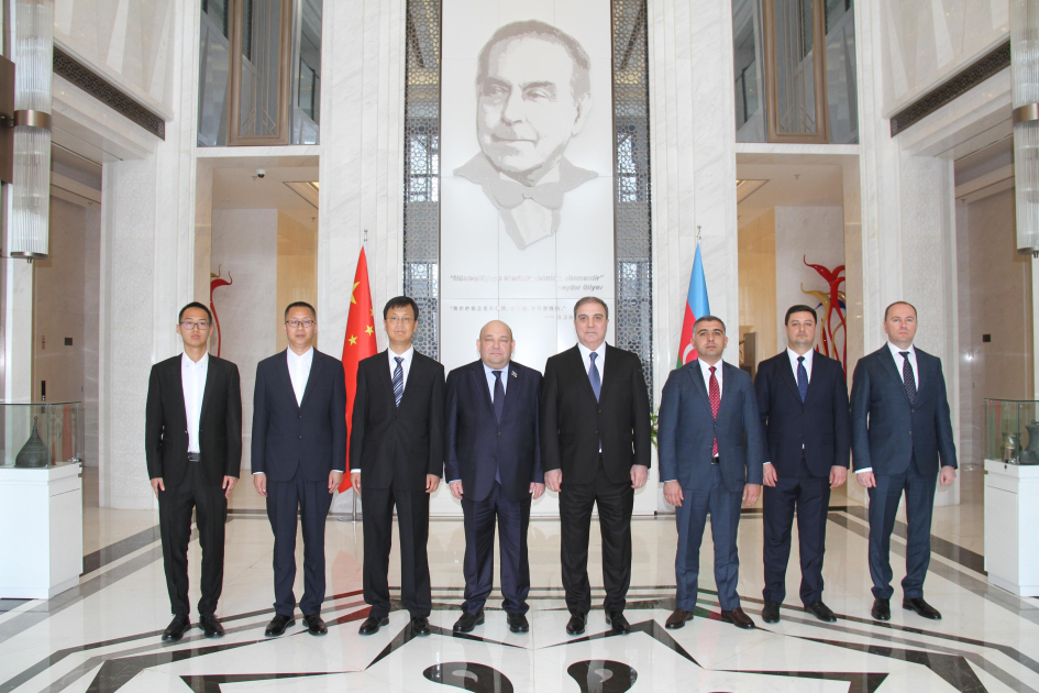 Gəncə avtomobil zavodu İB-i iki böyük Çin şirkəti ilə əməkdaşlıq sazişi imzaladı (FOTO)