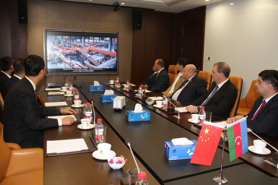 Gəncə avtomobil zavodu İB-i iki böyük Çin şirkəti ilə əməkdaşlıq sazişi imzaladı (FOTO)