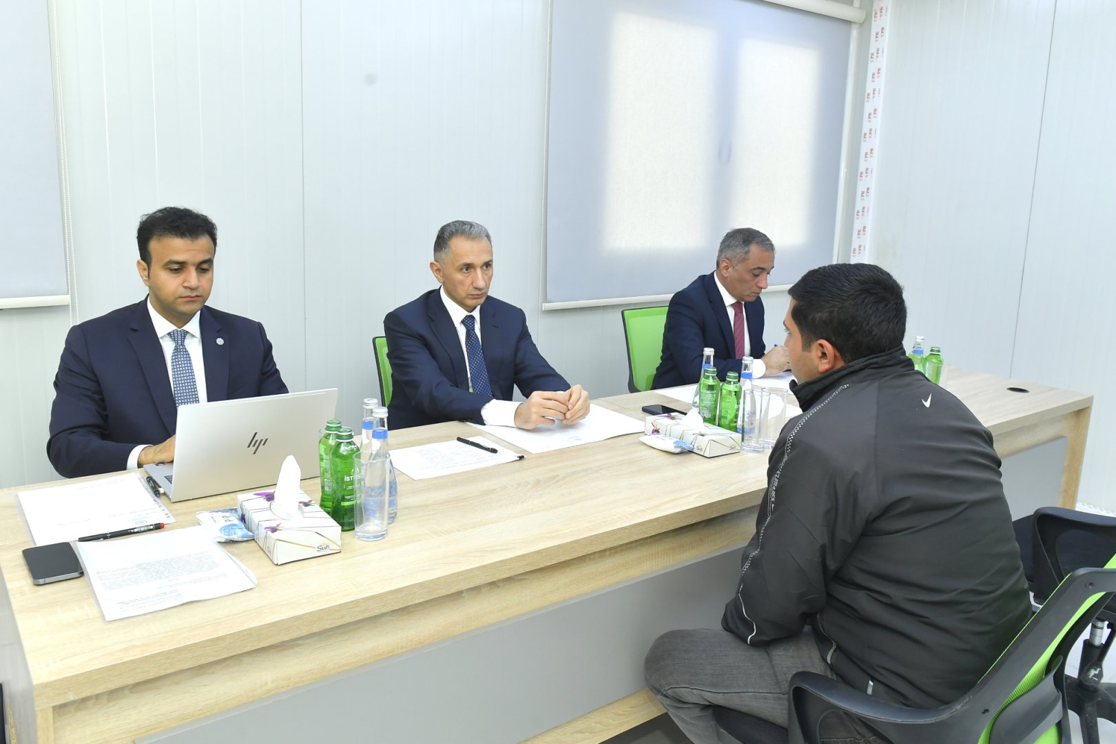 Rəşad Nəbiyev Kəlbəcərdə vətəndaşları qəbul edib (FOTO)