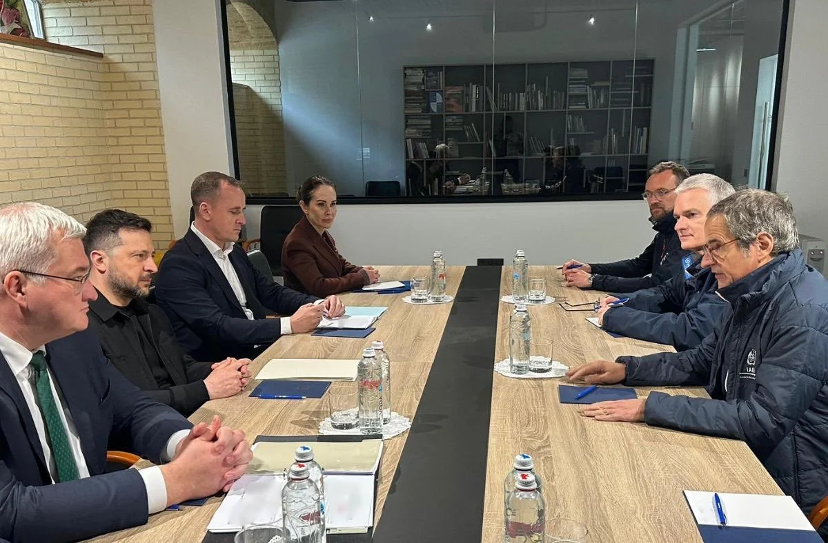 Qrossi və Zelenski Zaporojye AES-dəki vəziyyəti müzakirə ediblər