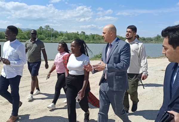 Afrikalı jurnalistlərin Azərbaycana media turu WUF13 ərəfəsində turizm potensialını və şəhərlərin inkişafını ön plana çıxardı (VİDEO)