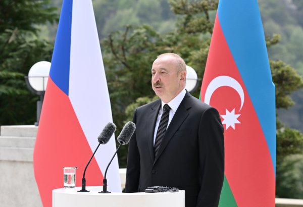 Prezident İlham Əliyev: Çexiyaya qonşu olan ölkələrə Azərbaycan təbii qaz ixrac edir