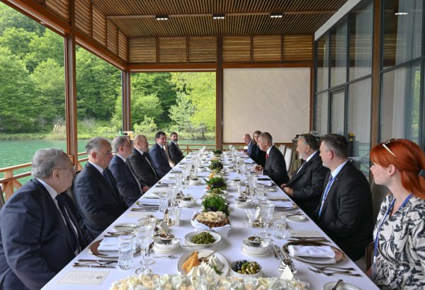 Qəbələdə Prezident İlham Əliyevin adından Çexiyanın Baş nazirinin şərəfinə rəsmi lanç verilib (FOTO/VİDEO)