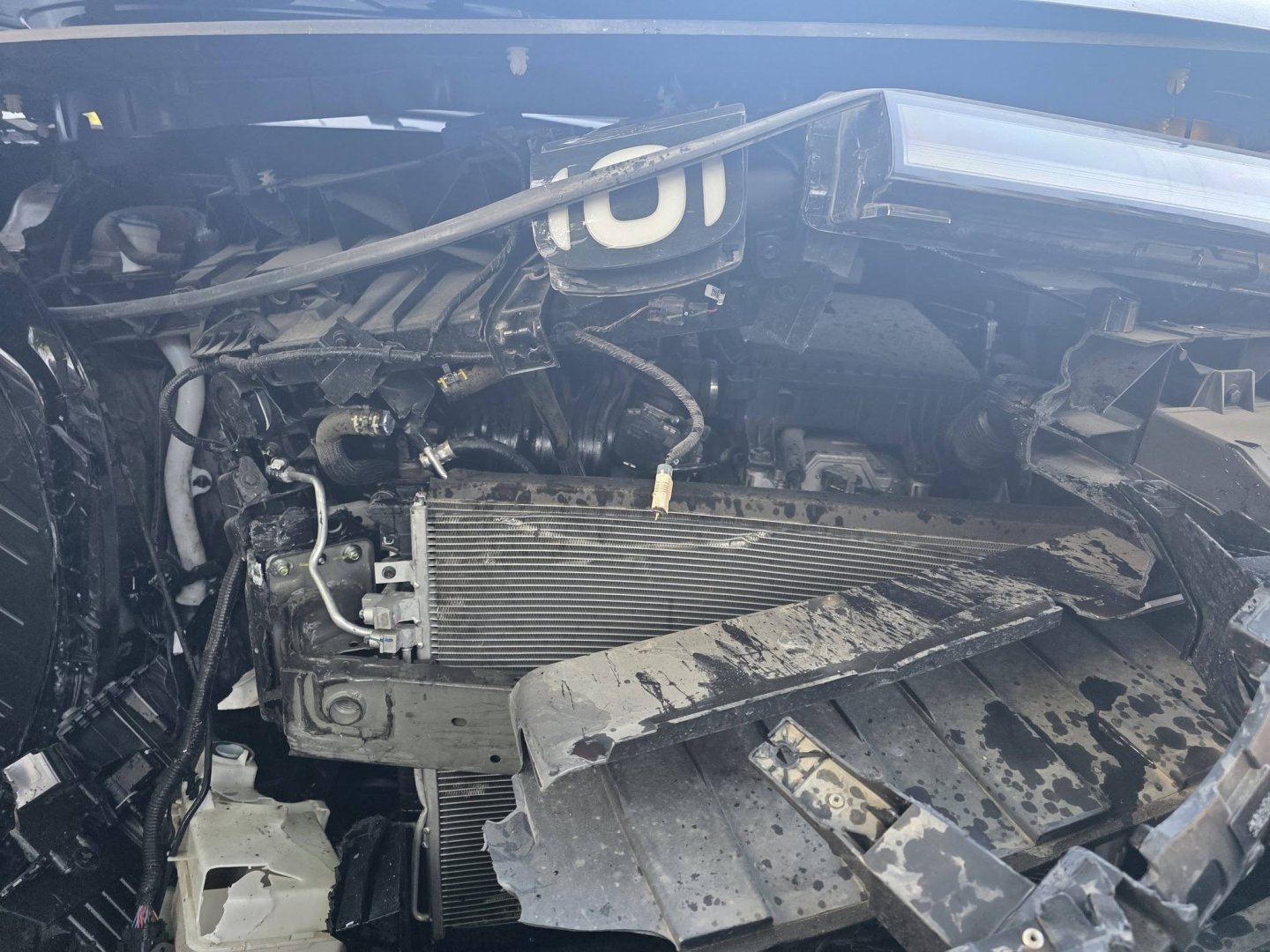 Azərbaycan Yazıçılar Birliyinin mətbuat katibi qəzaya düşüb (FOTO)