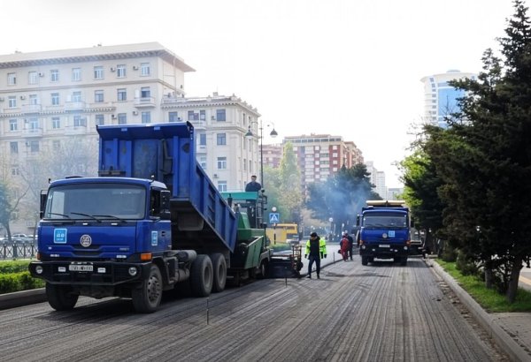 Paytaxtın daha 4 ərazisində təmir işləri icra edilib (FOTO)