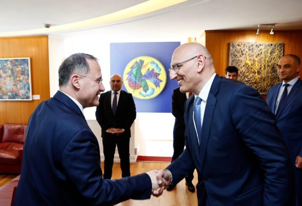 Elçin Əmirbəyov İtaliya XİN rəhbərinin müavini ilə strateji əməkdaşlığı müzakirə edib