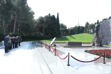 Səhiyyə Nazirliyinin rəhbərliyi akademik Zərifə Əliyevanın əziz xatirəsini böyük ehtiramla yad ediblər (FOTO)