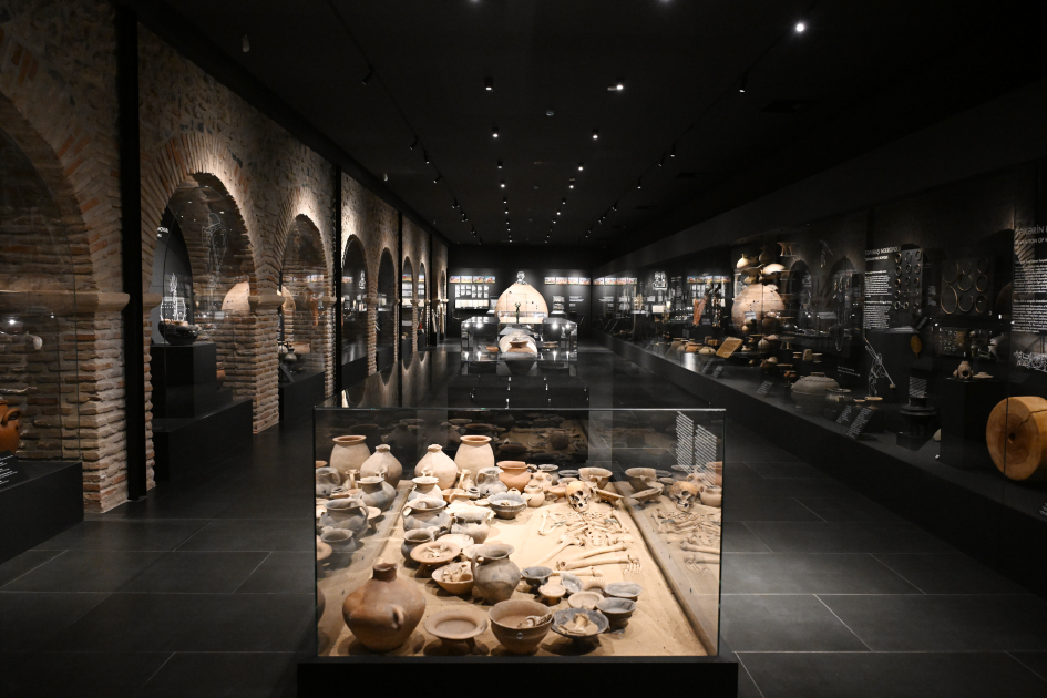 Leyla Əliyeva və Arzu Əliyeva Şəkidə tarixi-memarlıq abidələrinin bərpadan sonra açılışında iştirak ediblər (FOTO)