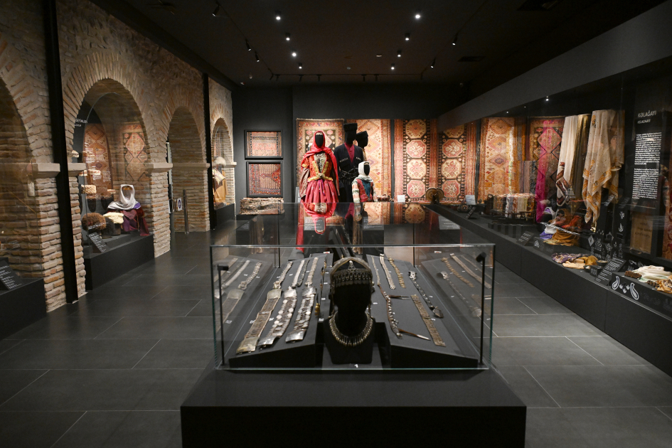 Leyla Əliyeva və Arzu Əliyeva Şəkidə tarixi-memarlıq abidələrinin bərpadan sonra açılışında iştirak ediblər (FOTO)