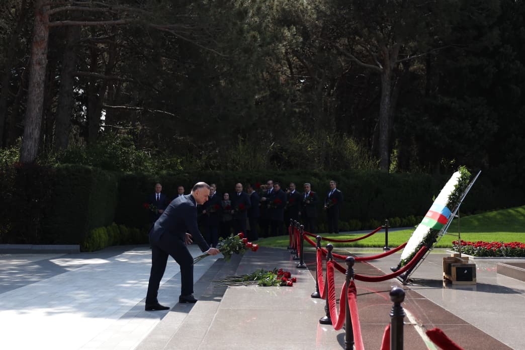 Səhiyyə Nazirliyinin rəhbərliyi akademik Zərifə Əliyevanın əziz xatirəsini böyük ehtiramla yad ediblər (FOTO)