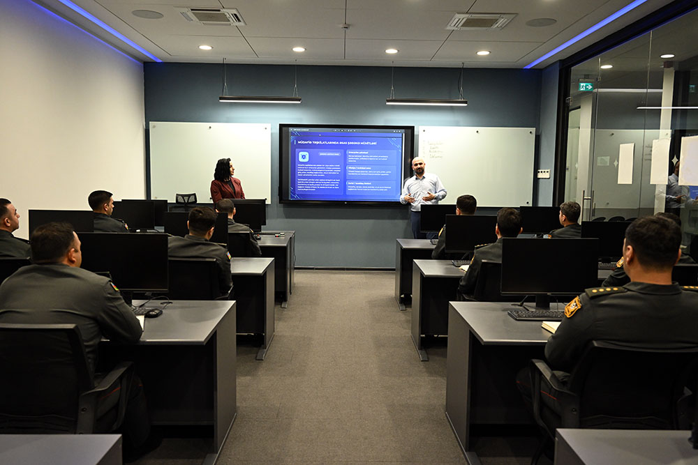 Azərbaycan Ordusunda kibertəhlükəsizlik üzrə mütəxəssislərin peşəkarlığı artırılır (FOTO)